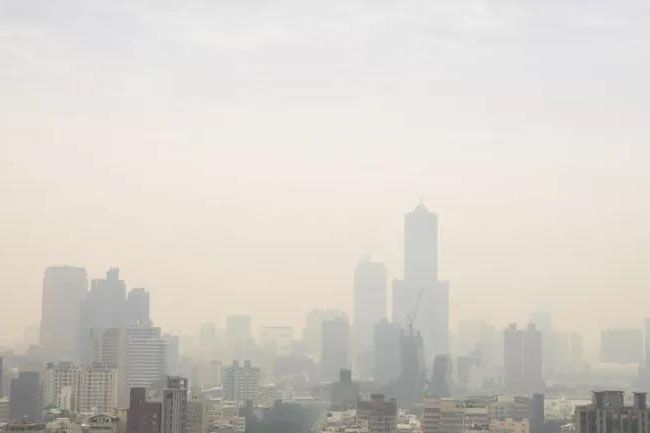 秋高氣燥，警惕“三手煙”！空氣凈化除濕機(jī)